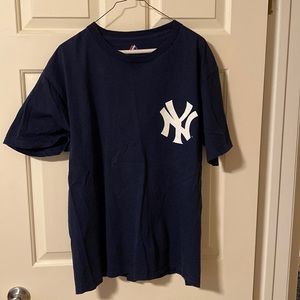 Majestic Derek Jeter Large Yankee T-Shirt